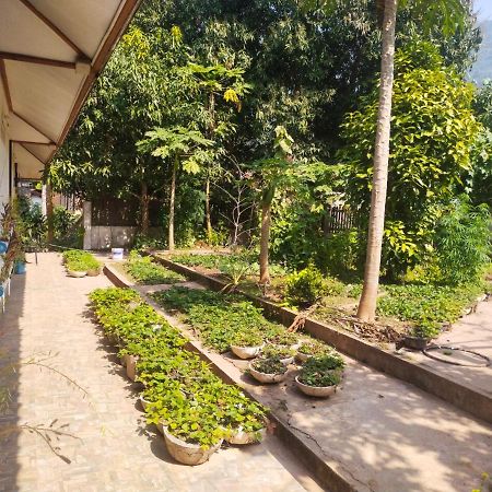 Sunset Bungalows & Gh Muang Ngoi Exterior photo