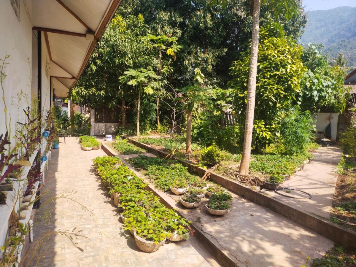 Sunset Bungalows & Gh Muang Ngoi Exterior photo