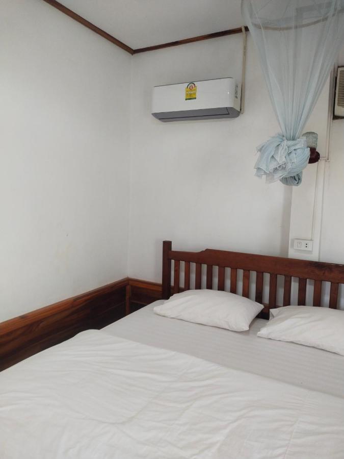 Sunset Bungalows & Gh Muang Ngoi Exterior photo